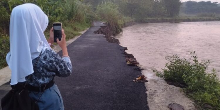 Banjir dan Longsor Putus Jalan Sedong Kidul–Karangwuni, 147 KK Terdampak