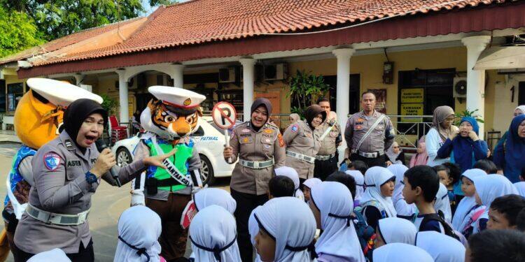 Polsanak Satlantas Polres Cirebon Kota Sebagai Edukasi Keselamatan Berlalu Lintas Sejak Usia Dini