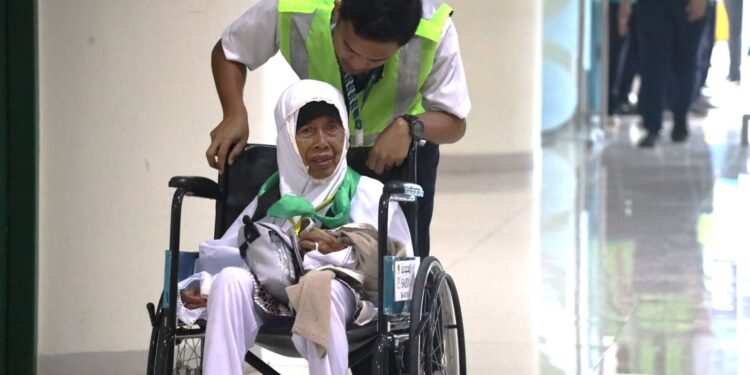 Imigrasi Cirebon Sukses Kawal Pemberangkatan Jemaah Haji Tahun 2026 dari Bandara BIJB Kertajati 