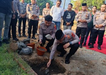 Peletakan Batu Pertama Masjid Adz Dzikra-Sauyunan Jaga Lembur, Simbol Pelayanan Tulus Polres Cirebon Kota