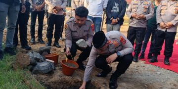 Peletakan Batu Pertama Masjid Adz Dzikra-Sauyunan Jaga Lembur, Simbol Pelayanan Tulus Polres Cirebon Kota