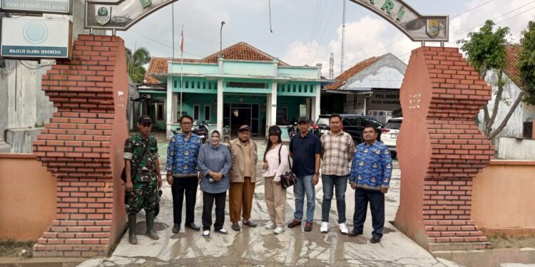 PT Long Rich Bantu Korban Banjir Waled