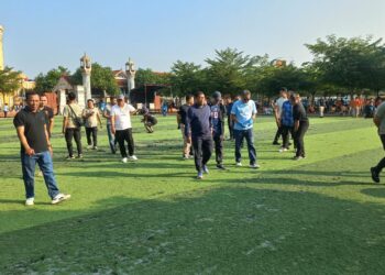 Bupati Majalengka Prihatin Kondisi Rumput Sintetis Alun-Alun, Dinas Terkait Diminta Segera Lakukan Perbaikan