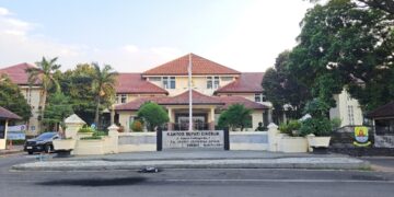 Pemkab Cirebon Perkuat Identitas Daerah Lewat Gapura Candi Bentar
