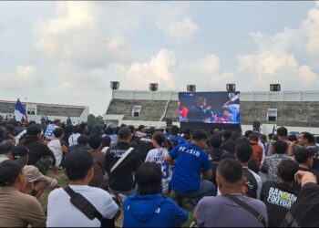 Ribuan Bobotoh Padati Stadion Watubelah