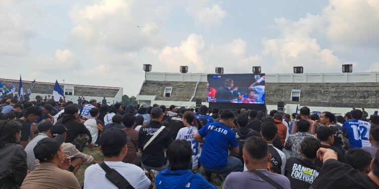 Ribuan Bobotoh Padati Stadion Watubelah
