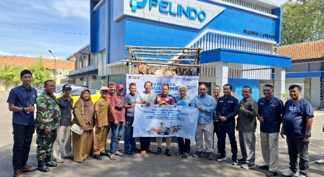 Pelindo Group Cirebon Salurkan Bantuan Program Pelindo Berbagi Kurban 1447 H/2026 M untuk Masyarakat Sekitar Pelabuhan Cirebon