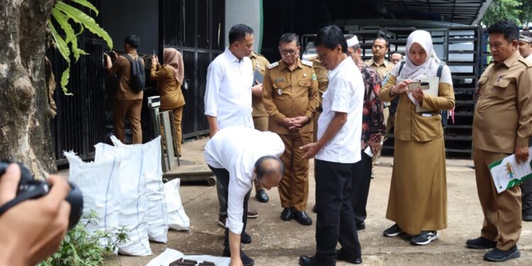DLH Kota Cirebon Siap Ubah Sampah Jadi Briket 