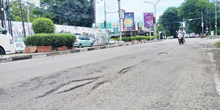 Perbaikan Jalan Tunggu Anggaran di Bulan Juni