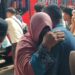 Tangis Haru Sambut Kepulangan Haji Kloter Pertama