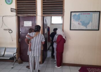 Warga Keluhkan Layanan Penerbitan KTP, Sistem Online Dinilai Berbelit