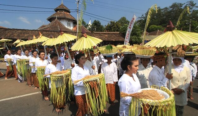Seren Taun Kembali Semarakkan Cigugur