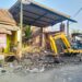 DLH Kuras Gunungan Sampah Pasar Minggu