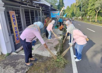 Diskominfo Kuningan Turun Langsung dalam Aksi Bersih Lingkungan