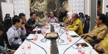 Apoteker Usulkan Izin Praktik Tiga Lokasi, Bupati Cirebon Persilakan Sesuai Aturan Kemenkes