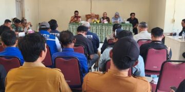 Warga Karangsembung Desak Pemkab Segera Benahi Jalan Rusak dan Persoalan Sampah