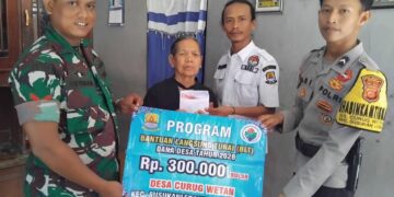 BLT Dana Desa Disalurkan, Delapan KPM Curug Wetan Terima Bantuan Tunai