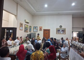 Wali Kota dan Komisi III DPRD Gelar Pertemuan Tertutup di Rumah Dinas Wali Kota 