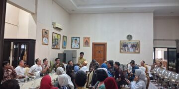 Wali Kota dan Komisi III DPRD Gelar Pertemuan Tertutup di Rumah Dinas Wali Kota 