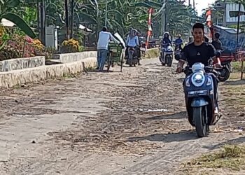 Jalan Babakan–Sumber Lor Rusak, Warga Minta Segera Diperbaiki