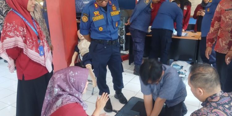 Damkar Kota Cirebon Gelar Bantuan Hidup Dasar Bersama PSC 119 dan Dinkes 