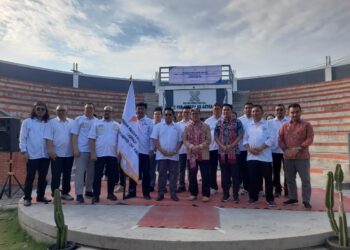 PENGURUS DEWAN Pengurus Kabupaten (DPK) Aspanji Kabupaten Cirebon periode 2025-2030 usai dikukuhkan. Organisasi tersebut diharapkan menjadi mitra strategis pemerintah daerah dalam mendukung pembangunan dan penguatan ekonomi daerah.* (Foto: Johan/FC)