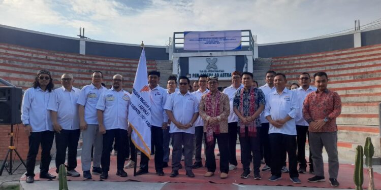 PENGURUS DEWAN Pengurus Kabupaten (DPK) Aspanji Kabupaten Cirebon periode 2025-2030 usai dikukuhkan. Organisasi tersebut diharapkan menjadi mitra strategis pemerintah daerah dalam mendukung pembangunan dan penguatan ekonomi daerah.* (Foto: Johan/FC)