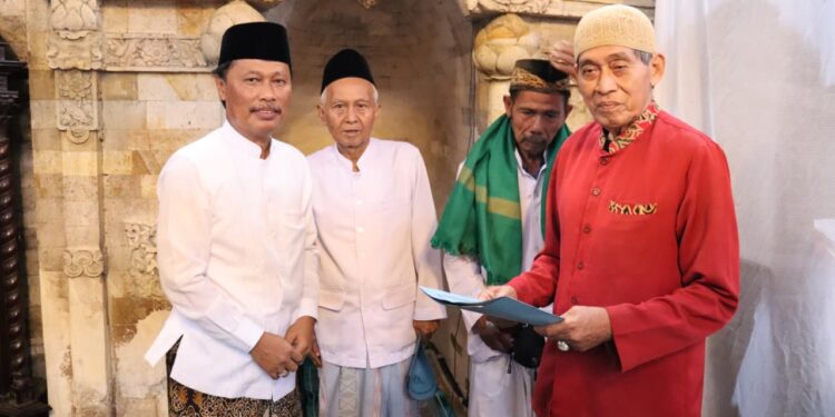 Pemkot Cirebon Gelar Ziarah ke Makam Sunan Gunung Jati dan Salat Berjamaah di Masjid Agung, Wujud Syukur di Hari Jadi ke-599