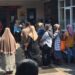 Ribuan Warga Antre Bantuan Pangan di Bawah Terik Matahari