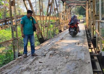 Jembatan Bersejarah Penghubung Gagasari-Ender Rusak Parah, Warga Minta Segera Diperbaiki