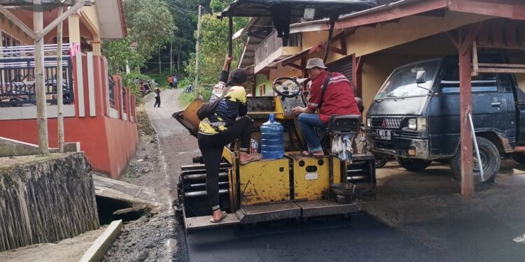 Respons Keluhan Warga, Bupati Majalengka Pastikan Perbaikan Jalan Rusak Dilakukan Bertahap