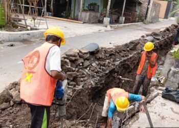Warga Cikalahang Apresiasi Perbaikan Jalan Bobos, Akses Utama Kini Lebih Aman dan Nyaman