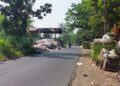 Sebulan Menumpuk, Sampah TPS Talun Ganggu Pengguna Jalan