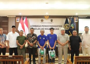 Ateng Sutisna Salurkan 100 Paket Sarana Ibadah untuk Warga Binaan di Lapas Kelas II B Majalengka