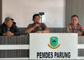Audiensi Desa Parung Diwarnai Kritik Warga