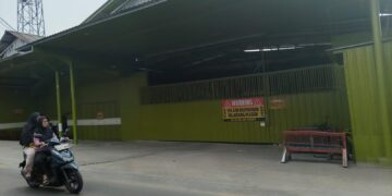 Warga Sampiran Protes Bau Limbah Pakan Ternak