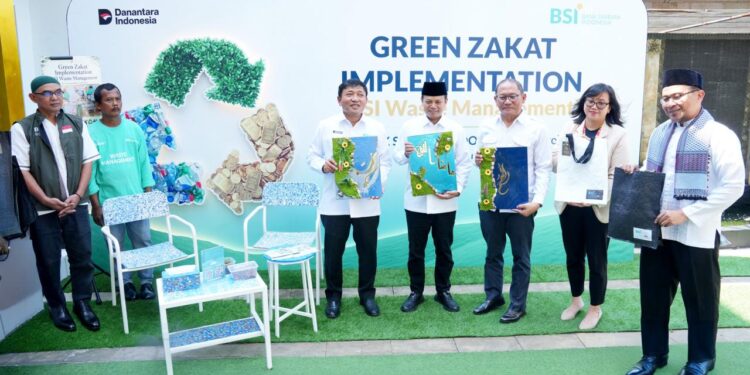 Lewat Implementasi Green Zakat, BSI Ajak Masyarakat Ubah Sampah Jadi Emas