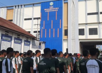LDK Bekali 1.200 Siswa SMK Muhammadiyah Lemahabang Hadapi Dunia Kerja