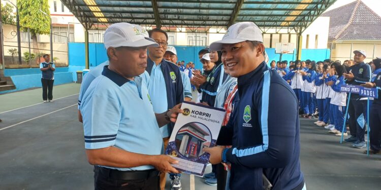 Bupati Eman Lepas Kontingen Porsenitas dan Polwilda