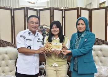 Bupati Dian Ajak Warga Kuningan Menangkan Rofia di D’Academy 8