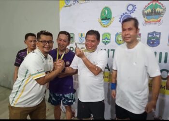 Pasangan Eman – Arif, Sukses Raih Emas di Cabang Bulu Tangkis Pada Ajang Porsenitas 2026