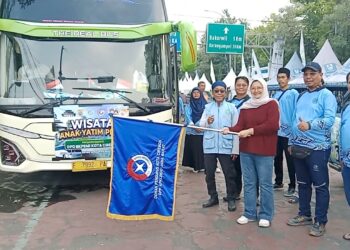 Keren!!! BKPRMI Kota Cirebon Ajak 40 Anak Yatim Berwisata ke Lembur Pakuan dan Bandung