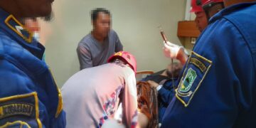 Kemaluan Terjepit Botol Plastik, Damkar Kuningan Lakukan Evakuasi 20 Menit