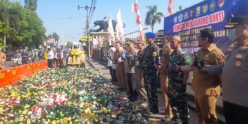 Polresta Cirebon Musnahkan Ribuan Miras dan Knalpot Brong