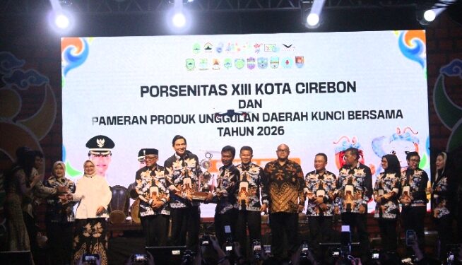 PORSENITAS XIII dan Pameran Produk Unggulan Daerah Resmi Dibuka dengan Pertunjukan Seni yang Meriah
