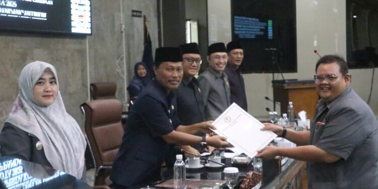 Wali Kota Sampaikan Raperda Pertanggungjawaban APBD 2025