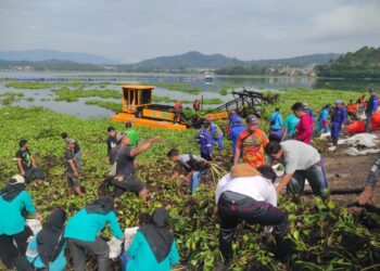 Demi Selamatkan Waduk Darma, KTH Silihwangi Kerahkan Puluhan Anggota dan Armada