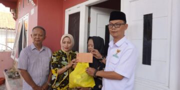 LKKS dan BAZNAS Kuningan Sambangi Warga, Salurkan Bantuan untuk Kaum Rentan