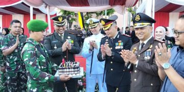 HUT Bhayangkara ke-80, Dandim 0614/Kota Cirebon Beri Kejutan untuk Kapolres Cirebon Kota