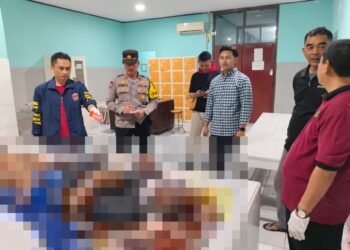 Jenazah Nahkoda KM Berkah Abadi Dievakuasi ke RSD Gunung Jati